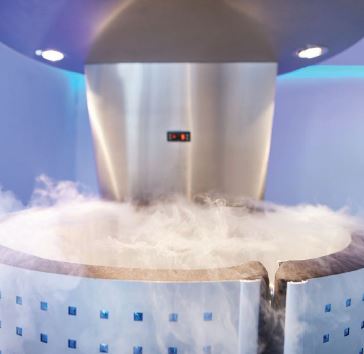 “I would love to incorporate more time at US Cryotherapy into my schedule. My ideal wellness routine would involve a cryotherapy treatment, a lymphatic or chiropractic massage, and a facial treatment, combined with a healthy anti-inflammatory diet.” uscryotherapy.com PHOTOS BY: JACOB LUND/ISTOCK.COM